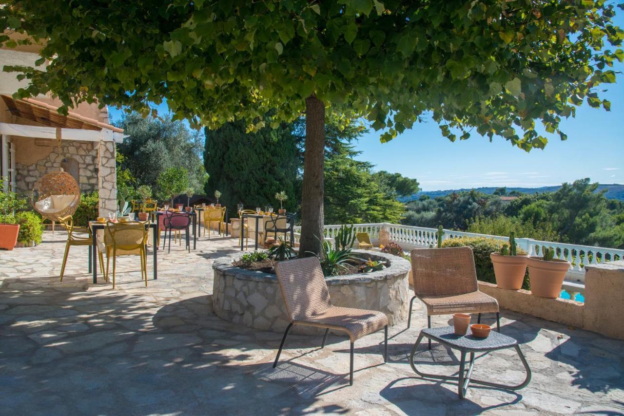 Bastide Les 3 Portes Saint-Paul-de-Vence Exterior photo